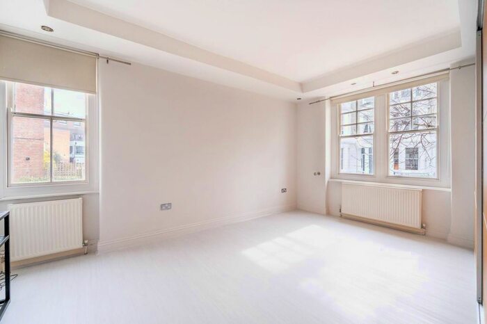 2 Bedroom Flat To Rent In Challoner Mansions, Barons Court, London, W14