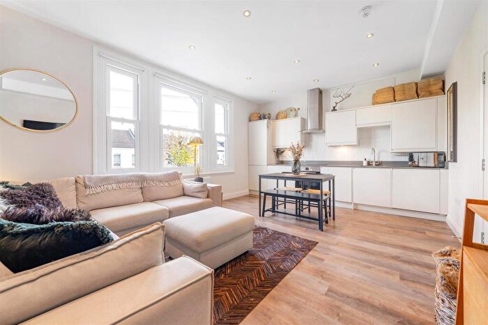 2 Bedroom Flat For Sale In Birchanger Road, South Norwood, SE25