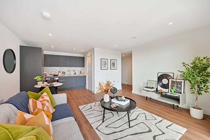 1 Bedroom Flat To Rent In Carter House, Berkshire, Maidenhead, SL6