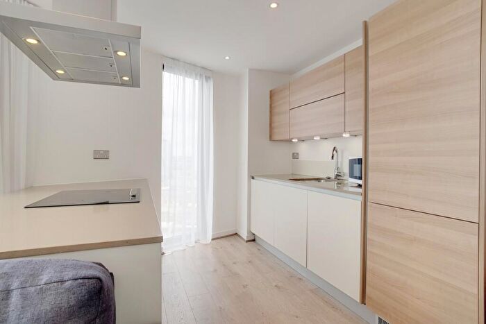 2 Bedroom Apartment To Rent In Unex Tower, London, E15