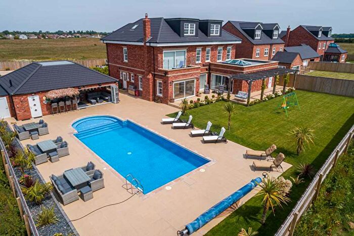 6 Bedroom Detached House For Sale In The Laurels, Church Lane, Humberston, Grimsby, DN36