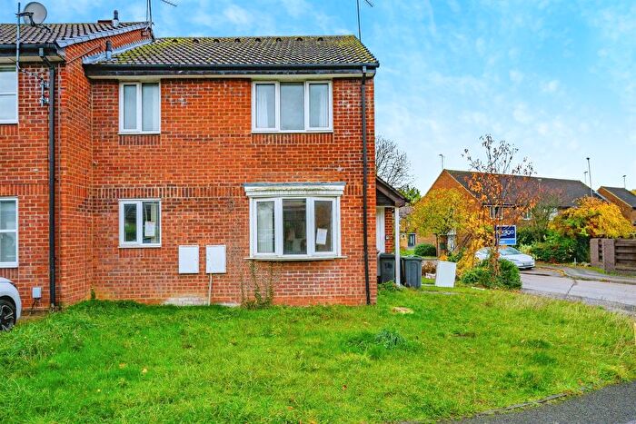 1 Bedroom Terraced House For Sale In Sharples Green, Luton, LU3