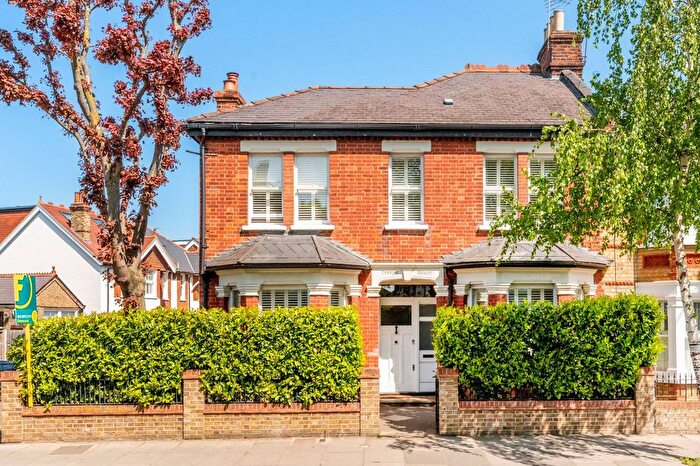 4 Bedroom Property To Rent In Whitton Road, Twickenham, TW1