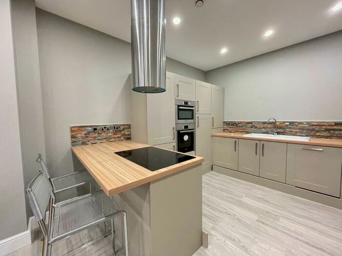 2 Bedroom Flat To Rent In The Ashwood, Ashwood Villas, Headingley, Leeds, LS6