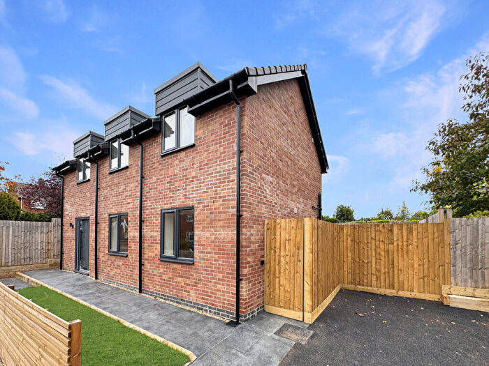 3 Bedroom Detached House To Rent In Oldbury Court Road, Fishponds, Bristol, BS16