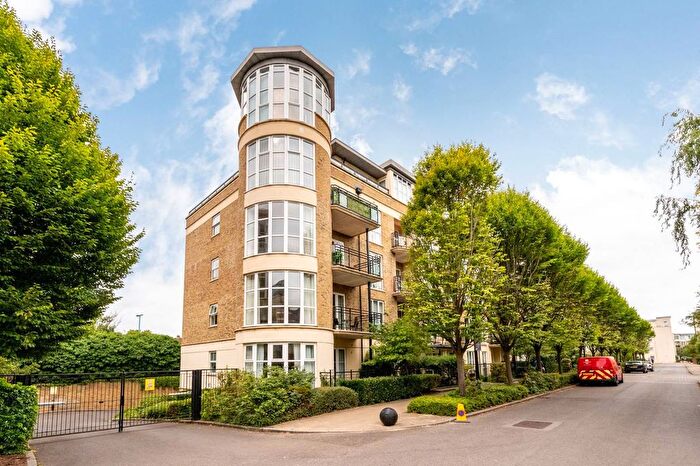 2 Bedroom Flat To Rent In Kew Riverside, Richmond, TW9