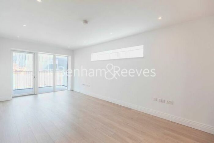 2 Bedroom Flat To Rent In Filmworks Walk, Ealing, W5