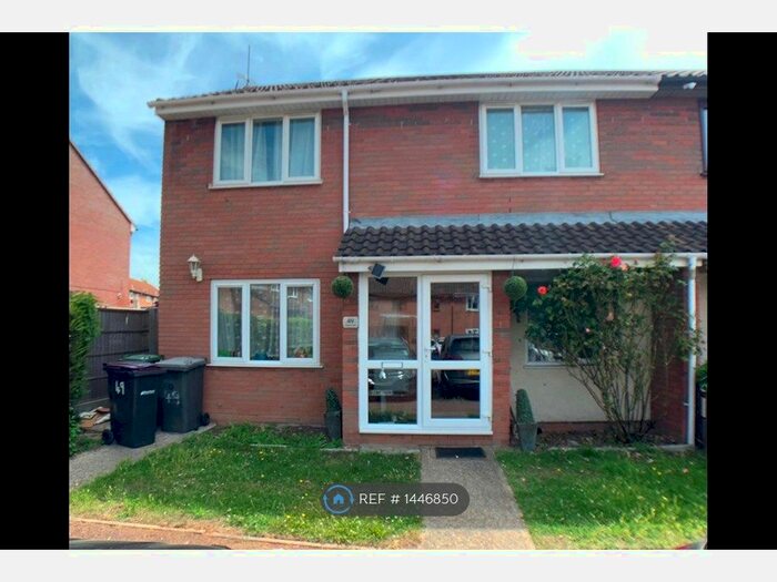 3 Bedroom Semi-Detached House To Rent In Bardfield Way, Rayleigh, SS6