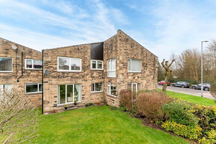 2 Bedroom Apartment For Sale In St. Peters Way, Menston, LS29