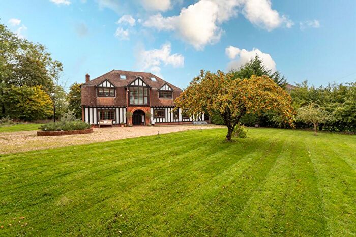 6 Bedroom Detached House For Sale In Chalky Lane, Dogmersfield, RG27