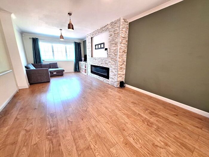 4 Bedroom Detached House To Rent In The Lindens, Houghton Regis, Dunstable, LU5