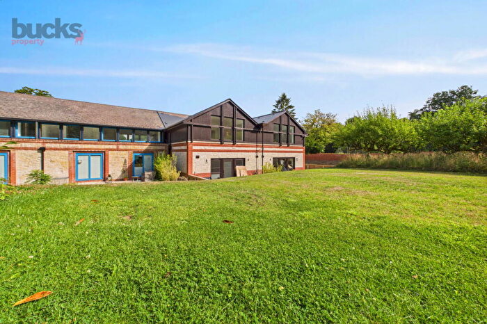 2 Bedroom Flat For Sale In Uplands House, Four Ashes Road, Cryers Hill, HP15