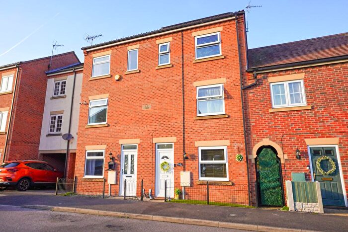 3 Bedroom Town House For Sale In Eldon Green, Tuxford, NG22