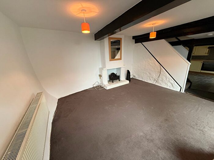 2 Bedroom Cottage To Rent In Winner Street, Paignton, TQ3