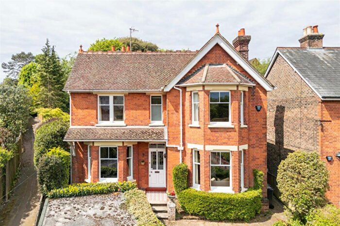 4 Bedroom Detached House For Sale In Devon Crescent, Redhill, RH1