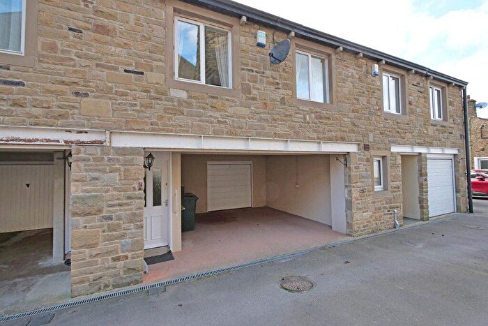 2 Bedroom Terraced House For Sale In Townley Mews, Carleton, BD23