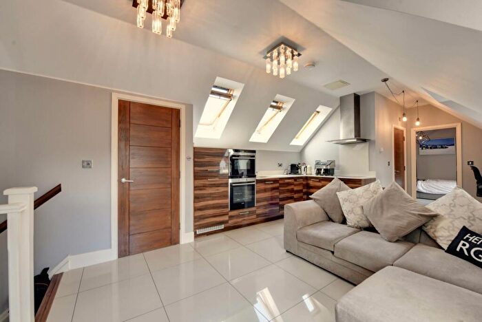 1 Bedroom Apartment To Rent In Charlotte Mews, Henley-On-Thames, RG9