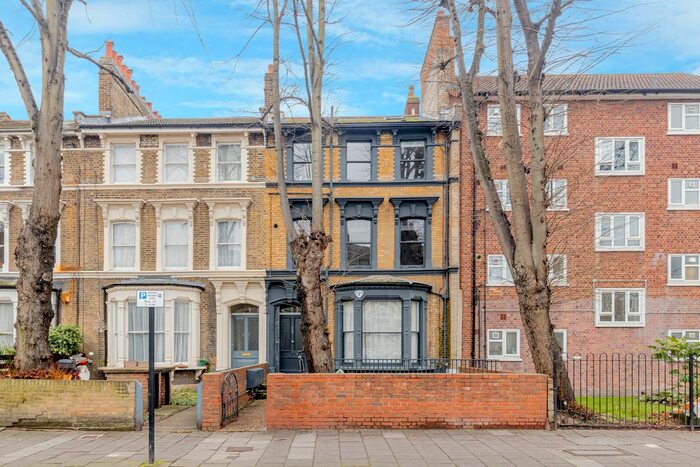 2 Bedroom Flat To Rent In Evering Road, London, N16