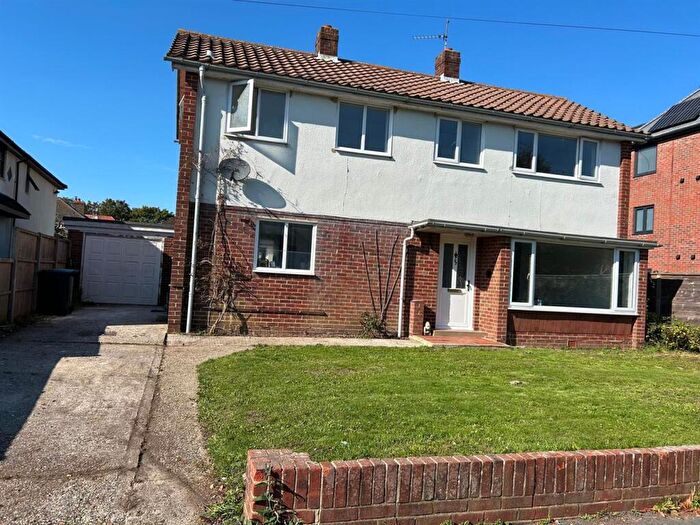 3 Bedroom Detached House To Rent In Victoria Drive, Bognor Regis, PO21