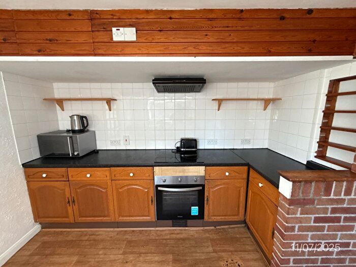 5 Bedroom Terraced House To Rent In Mackintosh Place, Roath, Cardiff, CF24