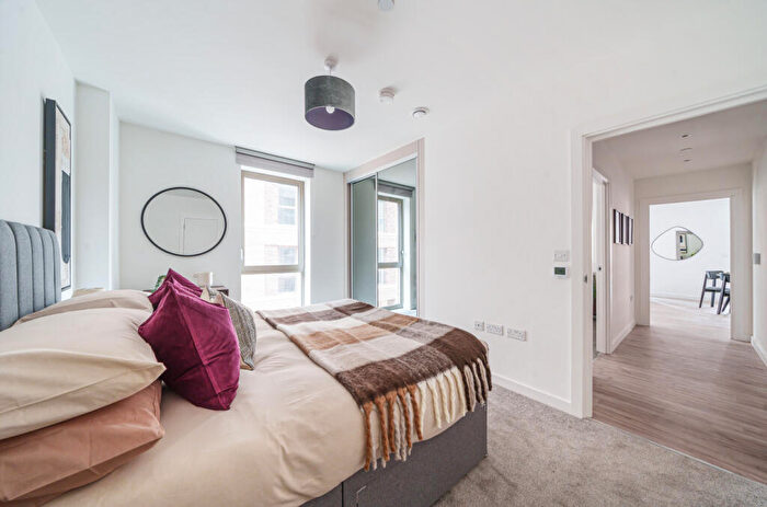 2 Bedroom Apartment To Rent In Bed, Nd Floor, Haweswater At Anchors Point In Gallions Reach, E16