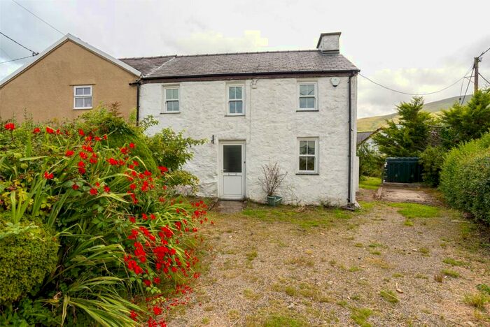 3 Bedroom Semi-Detached House For Sale In Waunfawr, Gwynedd, LL55