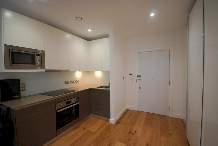 Studio To Rent In Balfour Road, Hounslow TW3