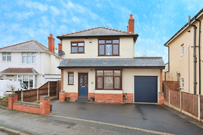 3 Bedroom Detached House For Sale In James Road, Kidderminster, DY10