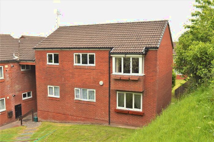2 Bedroom Flat To Rent In Pine Court, Plantation Lane, Newtown, Powys, SY16