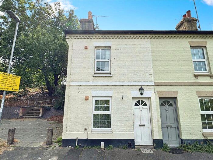 3 Bedroom End Of Terrace House For Sale In Kennet Side, Reading, Berkshire, RG1