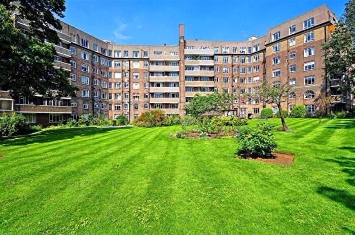 2 Bedroom Flat For Sale In Furze Hil, Hove, BN3