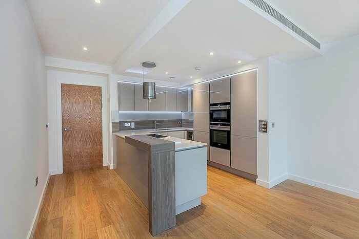 3 Bedroom Flat To Rent In Holland Park Avenue, London, W11