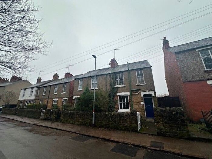2 Bedroom Terraced House To Rent In Vicarage Lane, Northampton, NN2