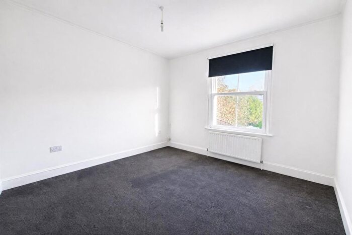 2 Bedroom Flat To Rent In Egmont Road, Sutton, SM2