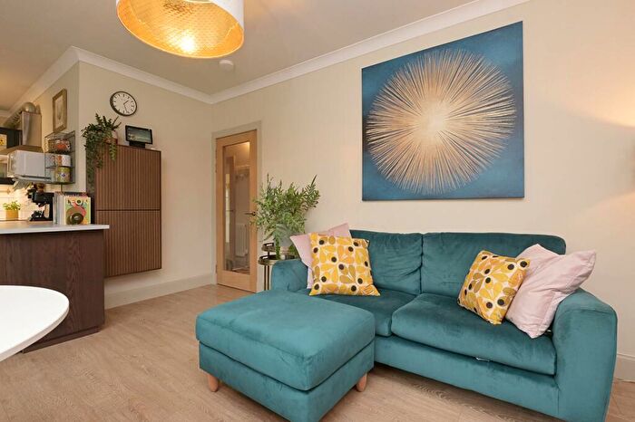 2 Bedroom Flat For Sale In Carrick Knowe Road, Carrick Knowe, Edinburgh, EH12