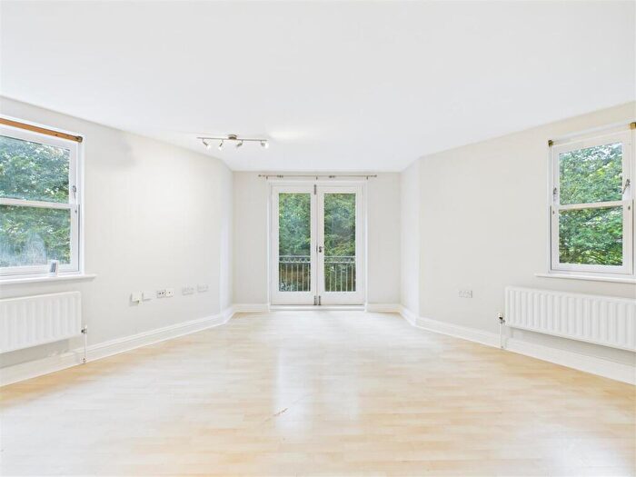 2 Bedroom Apartment To Rent In Tapton Court, Tapton House Road, Broomhill, Sheffield, S10