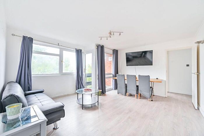 2 Bedroom Flat For Sale In Bridgewater Road, Sudbury, Wembley, HA0