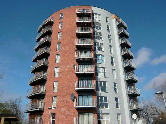 2 Bedroom Apartment To Rent In The Drum, Stillwater Drive, M11