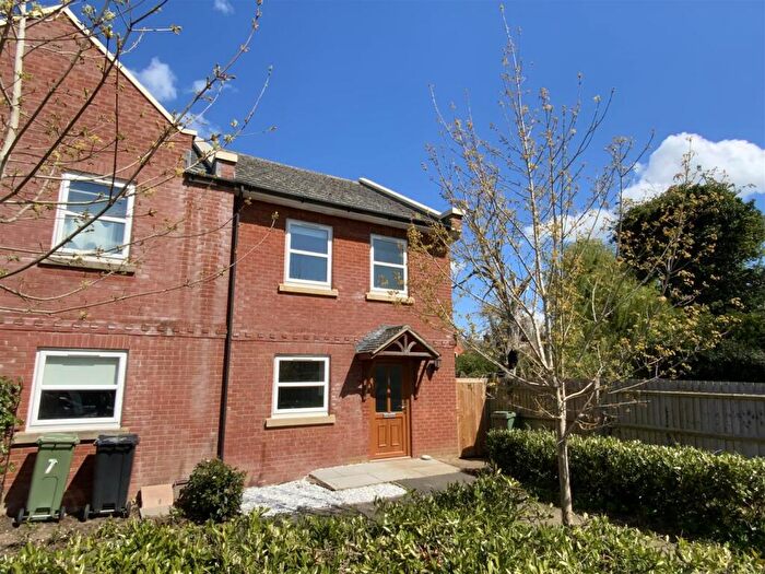 3 Bedroom End Of Terrace House For Sale In Blenheim Avenue, Stony Stratford, Milton Keynes, MK11