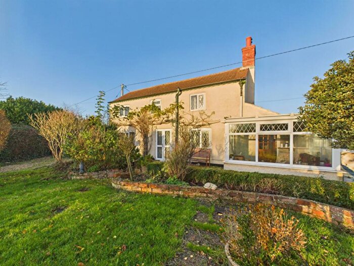 2 Bedroom Detached House For Sale In Main Road, Strubby, Alford, LN13