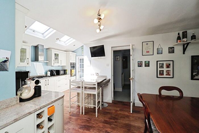 4 Bedroom Detached House For Sale In Ashgrove Court, Oakwood, Derby, DE21