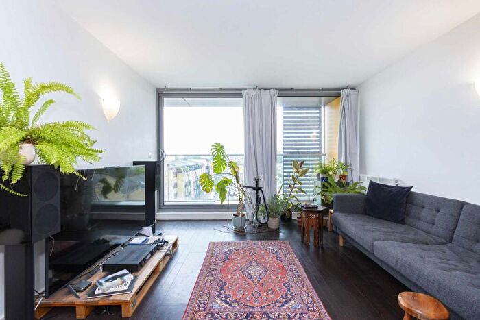 2 Bedroom Apartment To Rent In Candy Wharf, Bow, E3