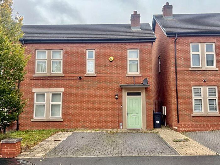 3 Bedroom Semi-Detached House For Sale In Simmons Crescent, Birmingham, B23