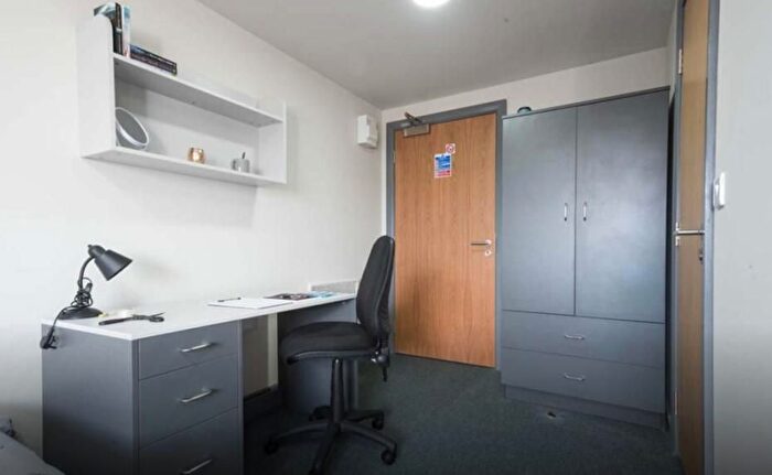 2 Bedroom Flat To Rent In Deluxe Bed, Kiln House, Stoke Student Village, ST4