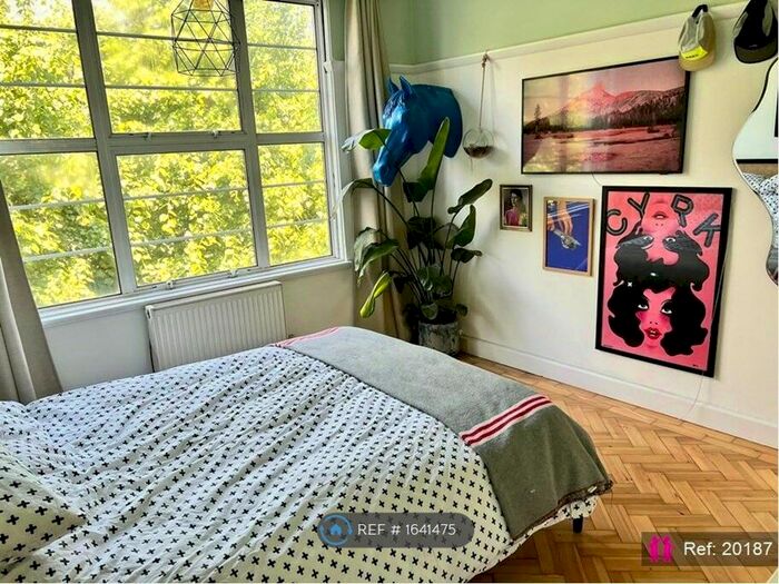 2 Bedroom Flat To Rent In Burnt Ash Hill, London, SE12