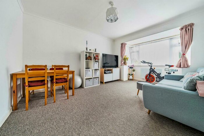 1 Bedroom Flat To Rent In Davigdor Road, Hove, BN3