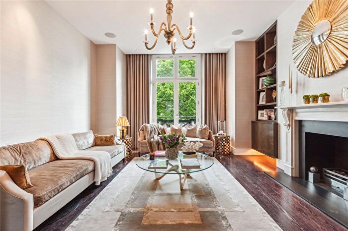 3 Bedroom Flat To Rent In Chepstow Villas, London, W11