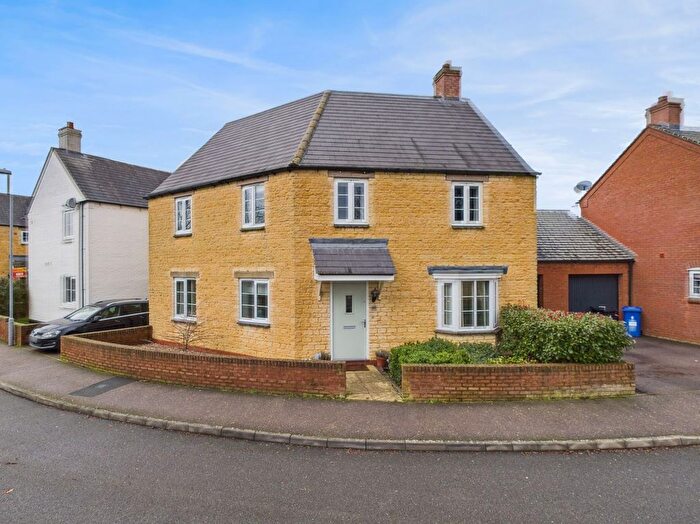 4 Bedroom Detached House For Sale In Freemans Way, Greens Norton, NN12