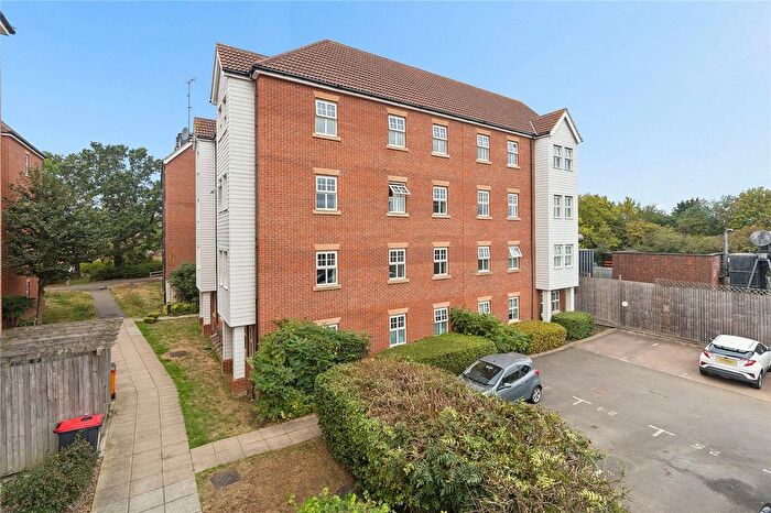 2 Bedroom Flat For Sale In Faraday Court, Bessemer Close, Basildon, Essex, SS16