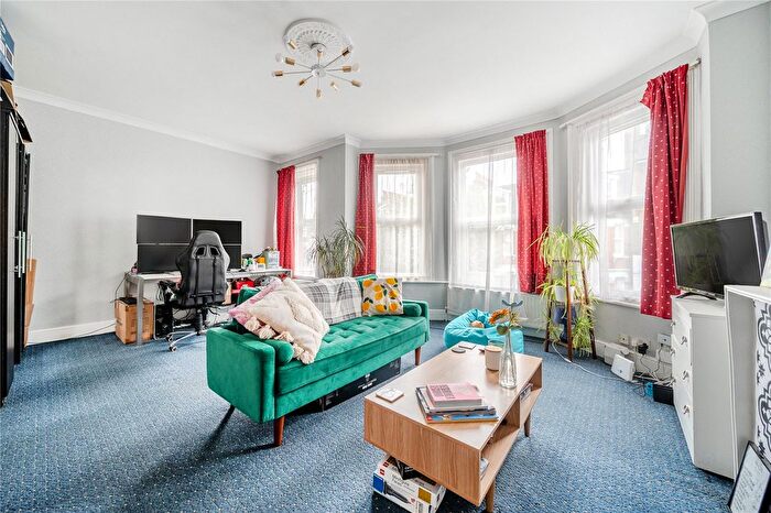 1 Bedroom Flat To Rent In Hampden Road, Harringay, London, N8